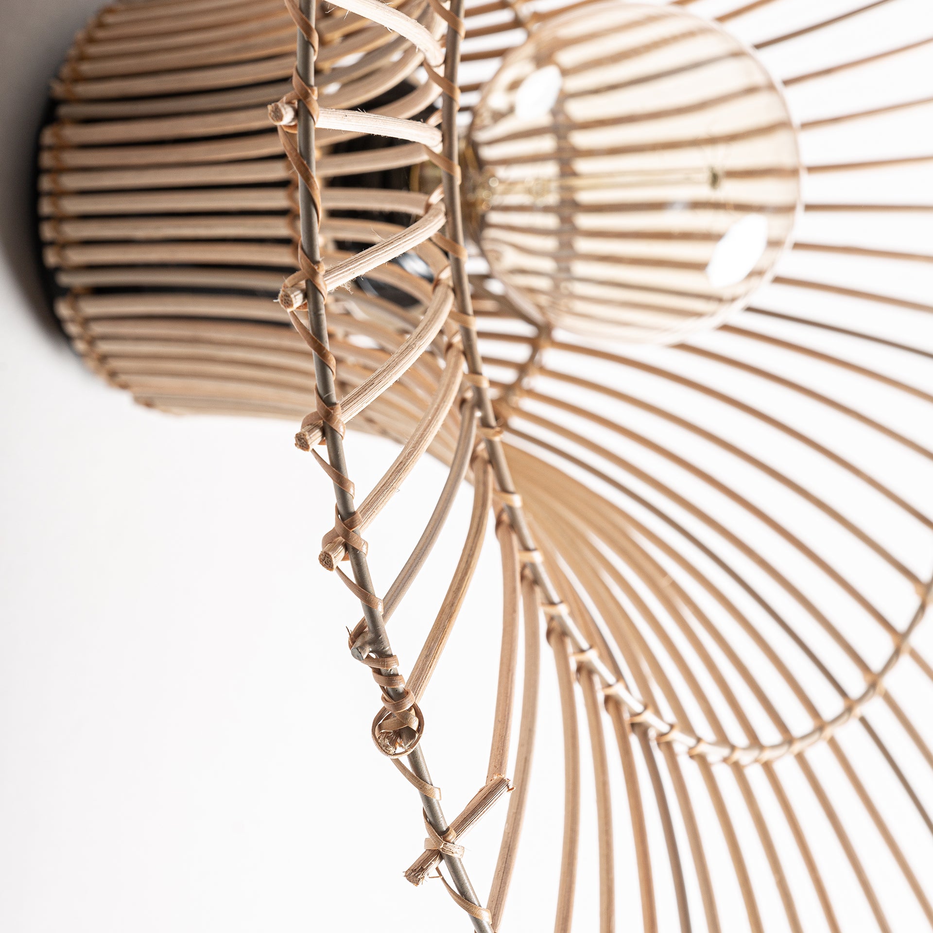WALL LAMP